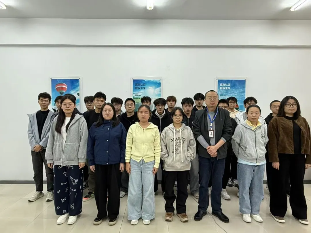 【近期結班留影】時光會定格此刻，但夢想永